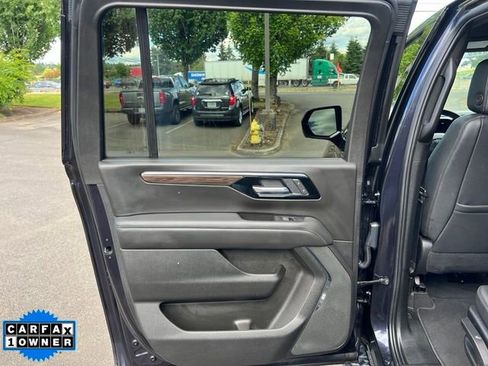 Used 2025 Chevrolet Suburban Z71 AWD/4WD image 11