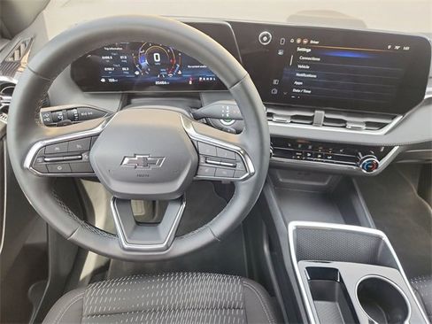 Used 2025 Chevrolet Equinox LT w/ Midnight Edition image 11