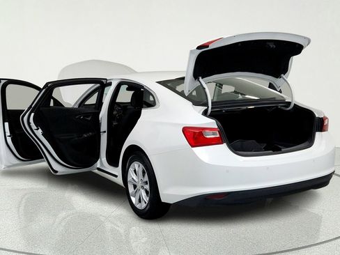 Used 2024 Chevrolet Malibu LT w/ LPO, Floor Liner Package FWD image 11