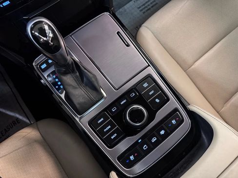 Used 2014 Hyundai Equus Ultimate RWD image 25
