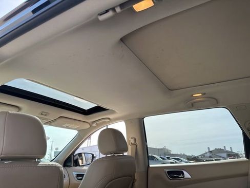 Used 2018 Nissan Pathfinder Platinum w/ Cargo Package FWD image 15