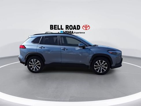 Used 2024 Toyota Corolla Cross XLE w/ Convenience Package FWD image 9