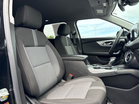 Certified 2025 Chevrolet Blazer LT w/ Convenience Package FWD image 25