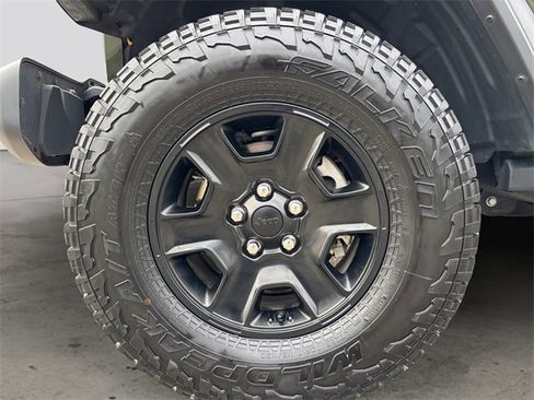 Used 2021 Jeep Gladiator Mojave w/ Trailer Tow Package image 14