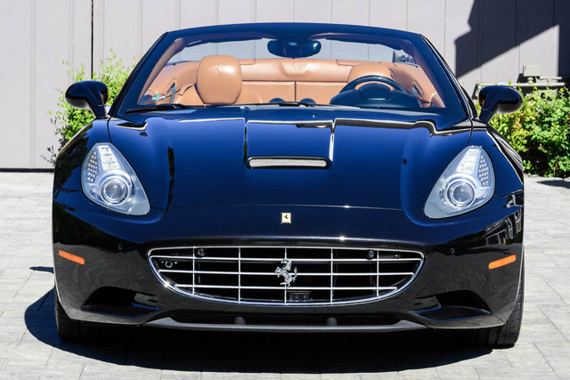 Used 2013 Ferrari California RWD image 12