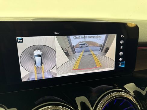 Used 2023 Mercedes-Benz GLB 250 4MATIC image 22