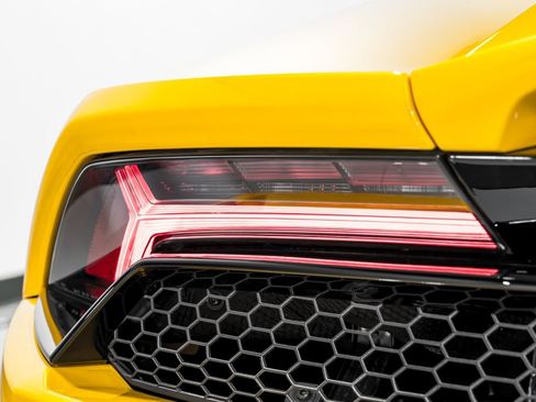 Used 2022 Lamborghini Huracan EVO RWD image 60