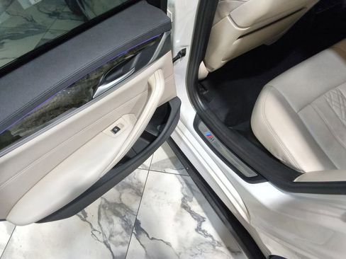 Used 2020 BMW 540i w/ M Sport Package image 29