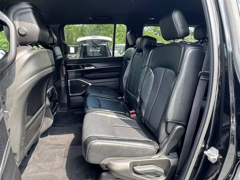 Used 2024 Jeep Wagoneer Series II w/ Flexible Seating Group AWD/4WD image 20