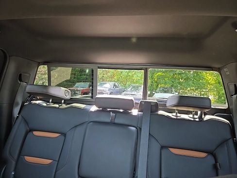 Used 2025 GMC Sierra 1500 AT4 w/ AT4 Premium Package AWD/4WD image 52