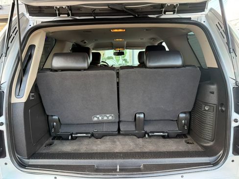 Used 2014 Chevrolet Tahoe LT w/ Luxury Package AWD/4WD image 17