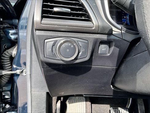 Used 2020 Ford Fusion SE image 33