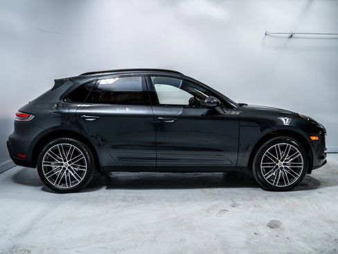 Used 2025 Porsche Macan image 8