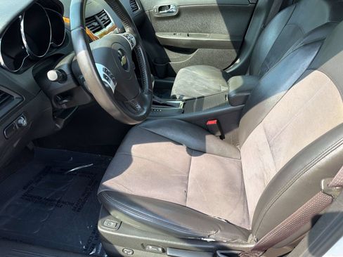Used 2010 Chevrolet Malibu LT w/ Interface Package FWD image 5