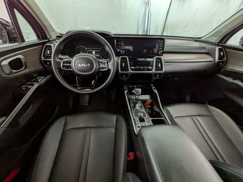 Used 2023 Kia Sorento EX w/ Panoramic Sunroof Package image 10