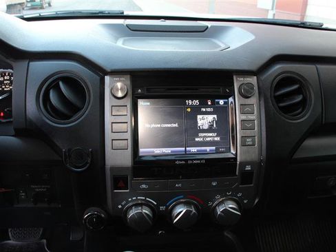 Used 2018 Toyota Tundra SR5 w/ SR5 Upgrade Package image 30