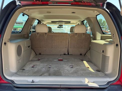 Used 2001 Chevrolet Tahoe LT w/ LT Preferred Equipment Group AWD/4WD image 8