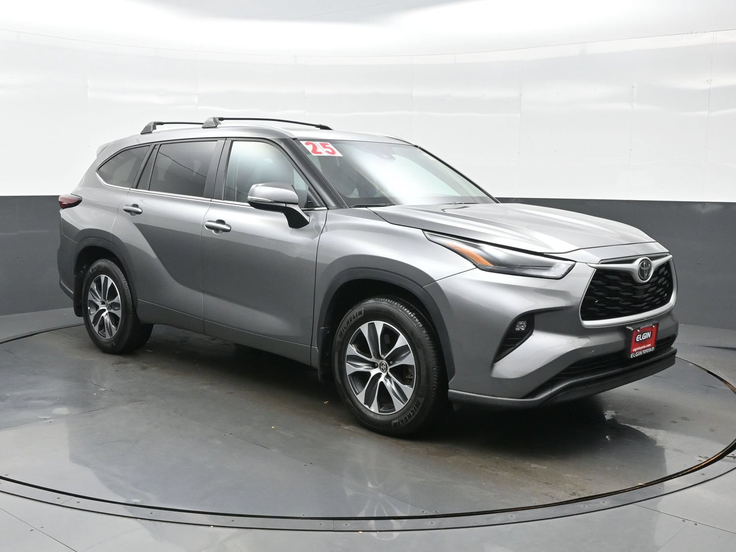 Used 2025 Toyota Highlander XLE AWD/4WD image 8