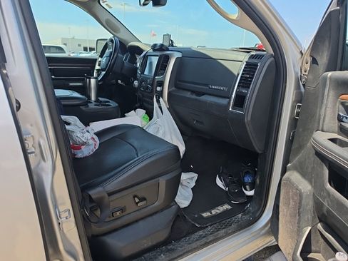 Used 2018 RAM 1500 Laramie AWD/4WD image 9