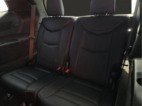 Used 2024 Cadillac XT6 Luxury w/ LPO, Floor Liner Package AWD/4WD image 9