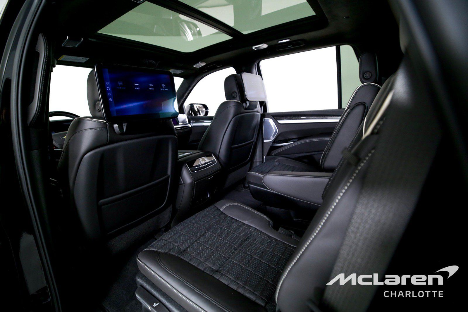 Used 2026 Cadillac Escalade V w/ LPO, ONYX Package AWD/4WD image 19