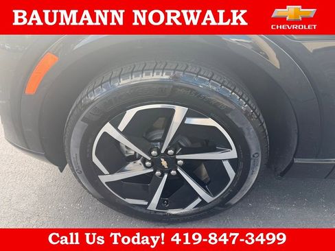 Used 2025 Chevrolet Equinox EV LT w/ Convenience Package AWD/4WD image 13