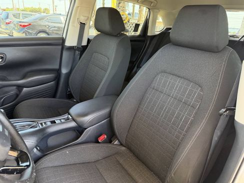 Used 2023 Honda HR-V LX image 12