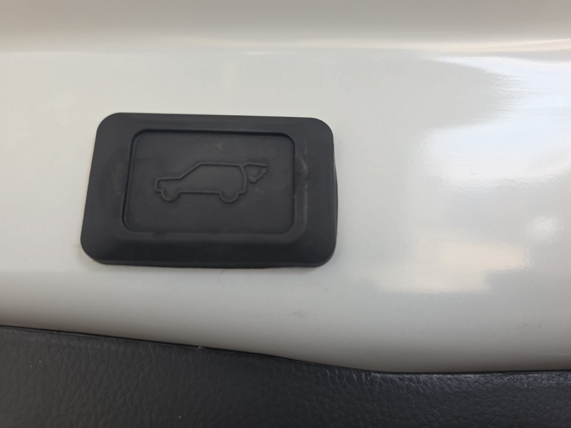 Used 2023 Toyota RAV4 XLE w/ Convenience Package FWD image 13