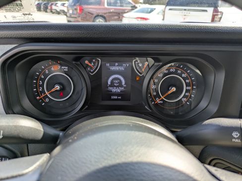 Used 2025 Jeep Wrangler Sport image 18