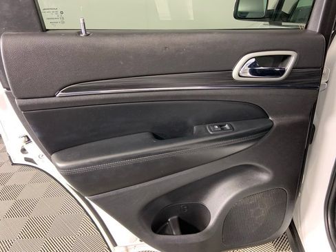 Used 2021 Jeep Grand Cherokee Limited AWD/4WD image 28