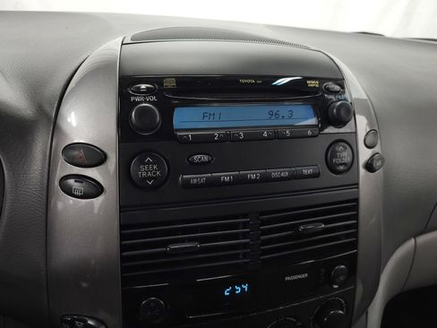 Used 2009 Toyota Sienna LE FWD image 18