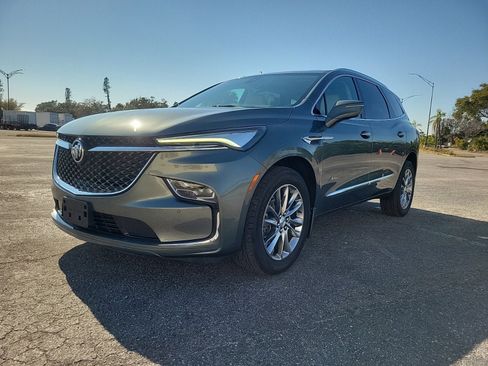 Used 2022 Buick Enclave Avenir w/ Avenir Technology Package image 2