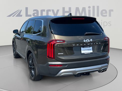 Used 2022 Kia Telluride SX w/ SX Prestige Package AWD/4WD image 3