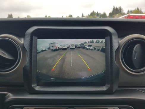 Used 2021 Jeep Wrangler Unlimited Sport AWD/4WD image 24