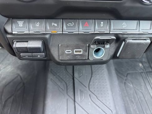 Used 2025 Chevrolet Silverado 2500 Custom w/ Custom Value Package AWD/4WD image 20