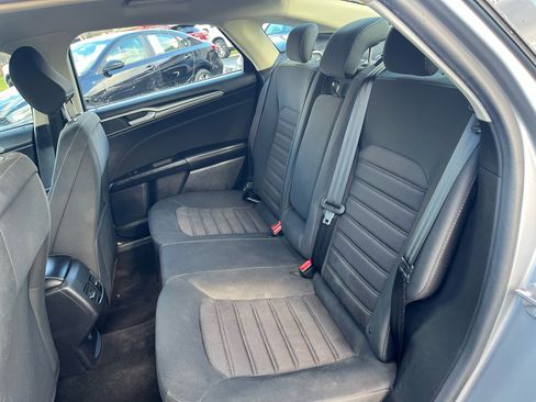 Used 2020 Ford Fusion SE image 20