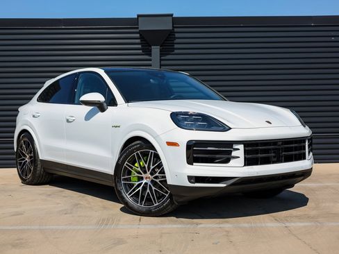 New 2025 Porsche Cayenne S image 9