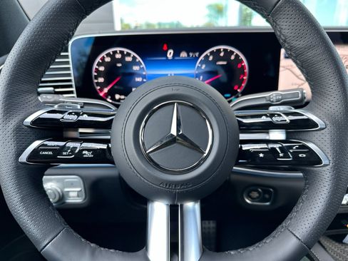 Used 2025 Mercedes-Benz GLS 450 4MATIC image 27