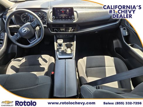 Used 2025 Nissan Rogue S image 17