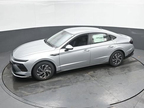 New 2026 Hyundai Sonata Blue FWD image 17