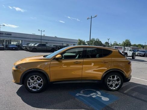 Certified 2024 Dodge Hornet R/T Plus w/ Tech Pack Plus w/o Parking AWD/4WD image 8