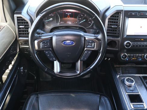 Used 2021 Ford Expedition Limited image 11