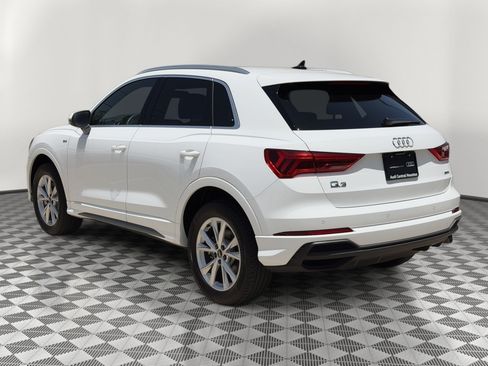 Certified 2025 Audi Q3 2.0T Premium w/ Convenience Package AWD/4WD image 3