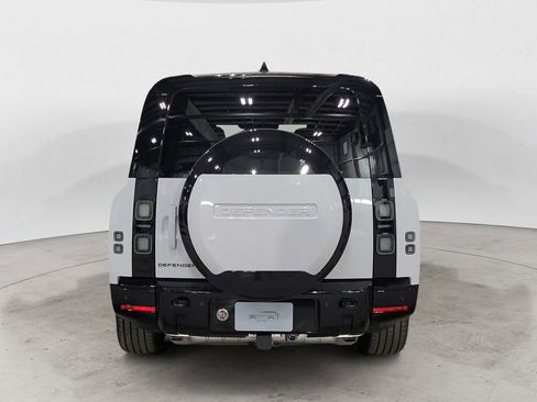 New 2026 Land Rover Defender 130 X-Dynamic SE AWD/4WD image 4