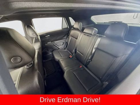 Used 2020 Volkswagen Atlas Cross Sport SE w/ Panoramic Sunroof Package FWD image 8