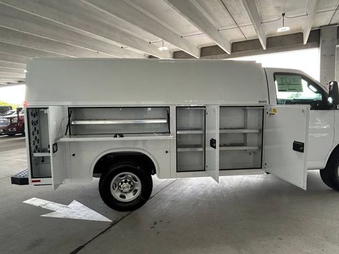 New 2026 Chevrolet Express 3500 w/ Power Convenience Package RWD image 31