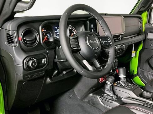 New 2026 Jeep Wrangler Unlimited Rubicon AWD/4WD image 8