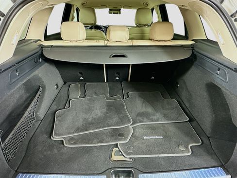 Used 2022 Mercedes-Benz GLC 300 GLC 300 w/ Premium Package Lite image 32