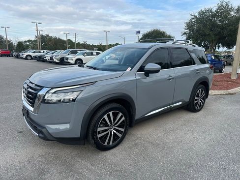 Used 2023 Nissan Pathfinder Platinum w/ Cargo Package image 13