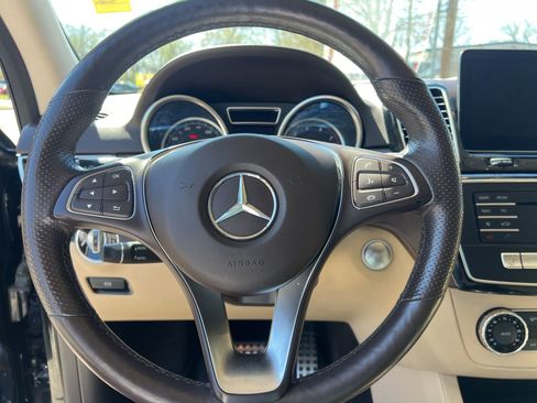 Used 2019 Mercedes-Benz GLE 400 4MATIC image 17